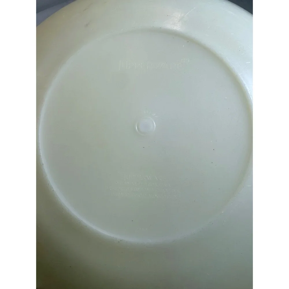 Vintage Tupperware 274-1 Round Cake Taker Keeper Carrier 12